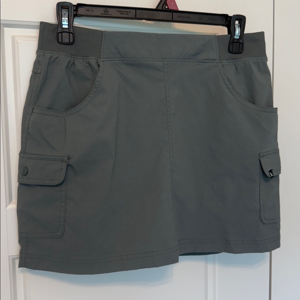Women’s Eddie Bauer Alpine Green Athletic Cargo Skort Outdoor NWOT S